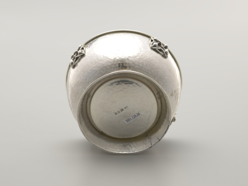 unknown%20silversmith%2C%20%3Cb%3E%3Ci%3E%20Footed%20Bowl%3C%2Fi%3E%3C%2Fb%3E%2C%201919%2C%20sterling%20silver%2C%20The%20Margo%20Grant%20Walsh%2020th%20Century%20Silver%20and%20Metalworks%20Collection%2C%20no%20known%20copyright%20restrictions%2C%202001.129.24